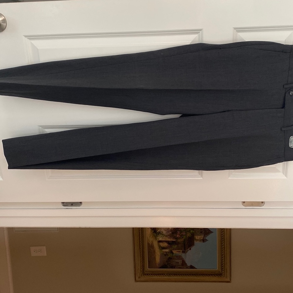 Men’s flat front wool dress pants. Perfect condition. Size 32/30 length